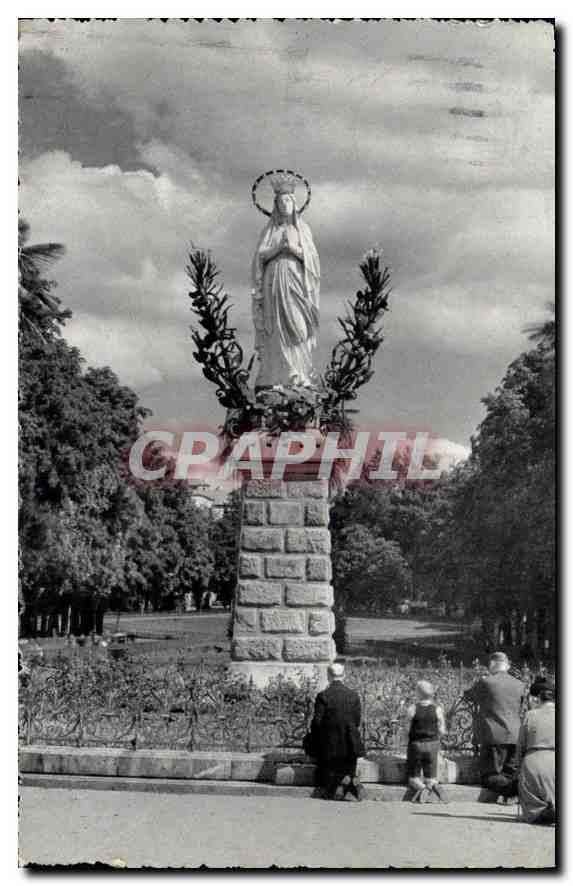 CPA Lourdes La Vierge Couronnee 