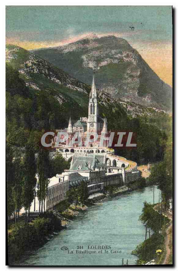 CPA Lourdes La Basilique et le Gave 