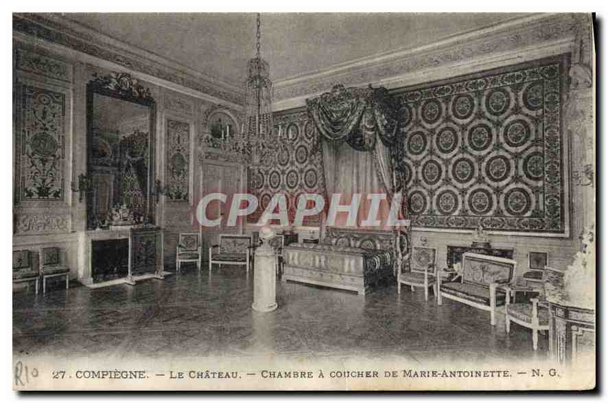 CPA Compiegne Le Chateau Chambre a coucher de Marie Antoinette 