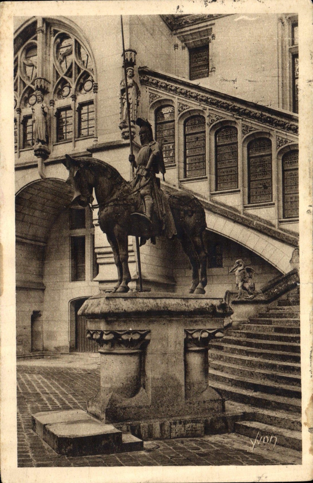 Reitstatue — Compiegne — Yvon