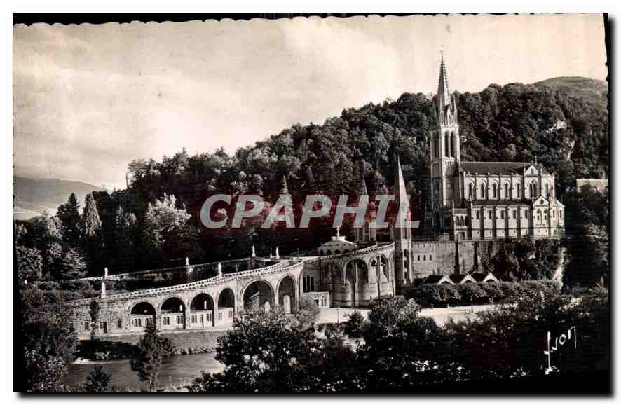CPA Lourdes Htes Pyrenees La Basilique et le Gave de Pou 