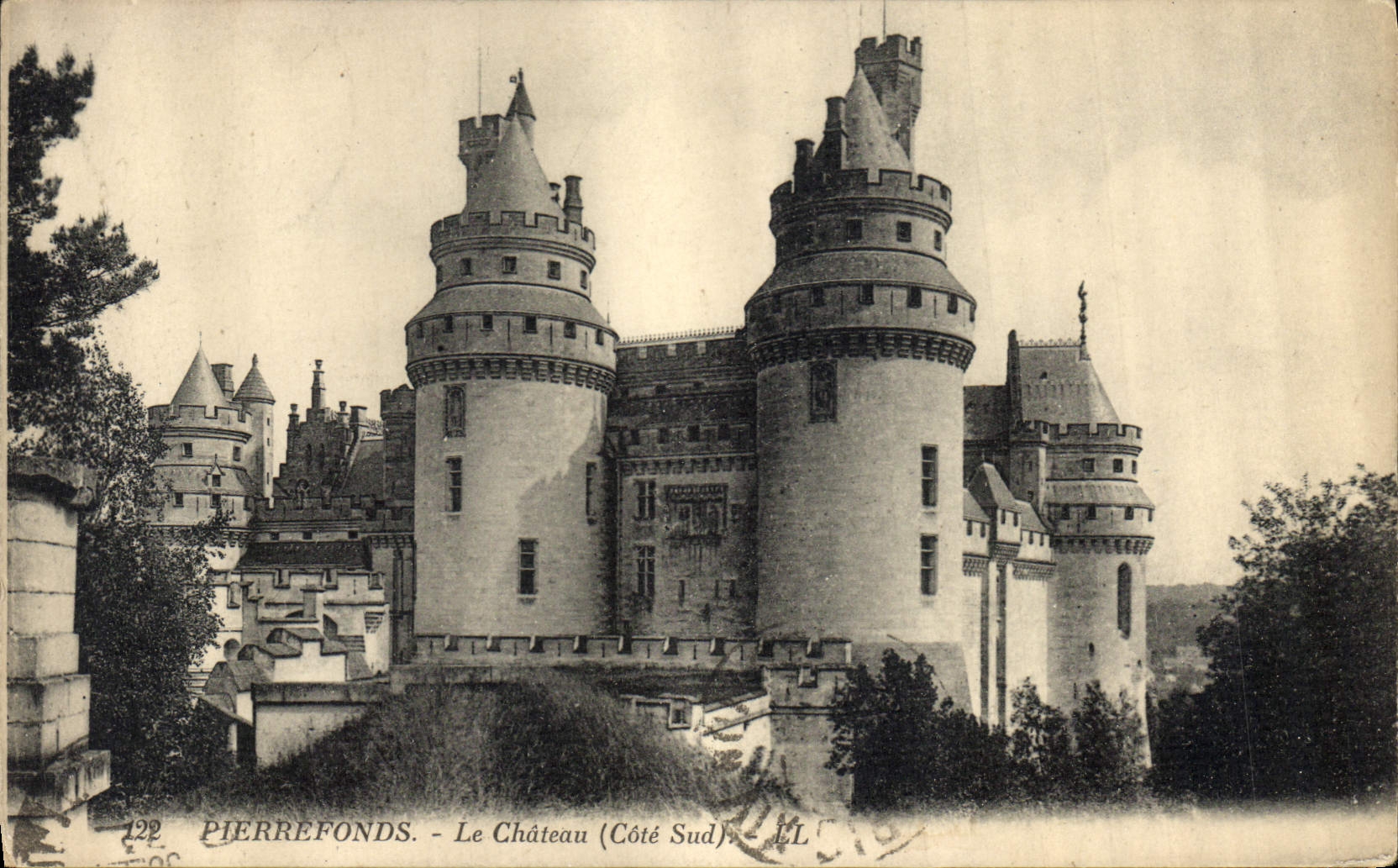 Pierrefonds - Le Château (Côté Sud) — Éditeur LL, n° 122