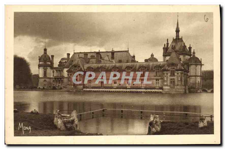 CPA Chateau de Chantilly Les Chateaux le Petit Chateau et la Tour du Tresor 