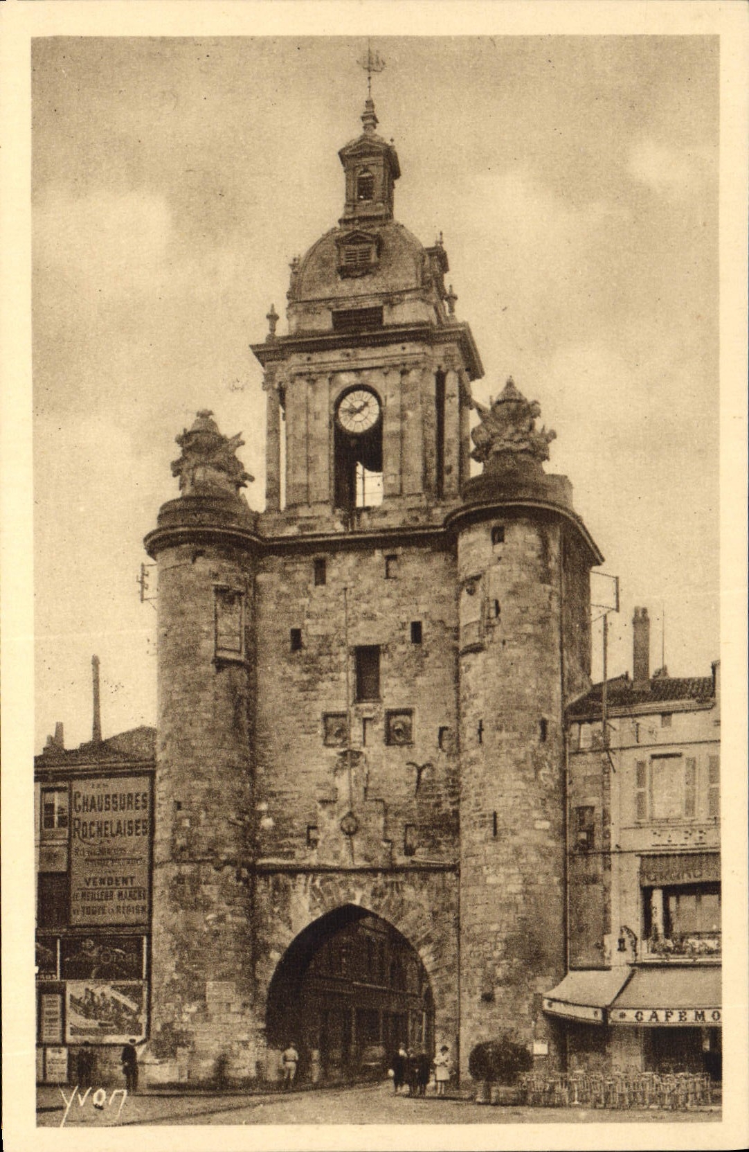 CPA La Rochelle Charente Infer Tour de la Grosse Horloge 