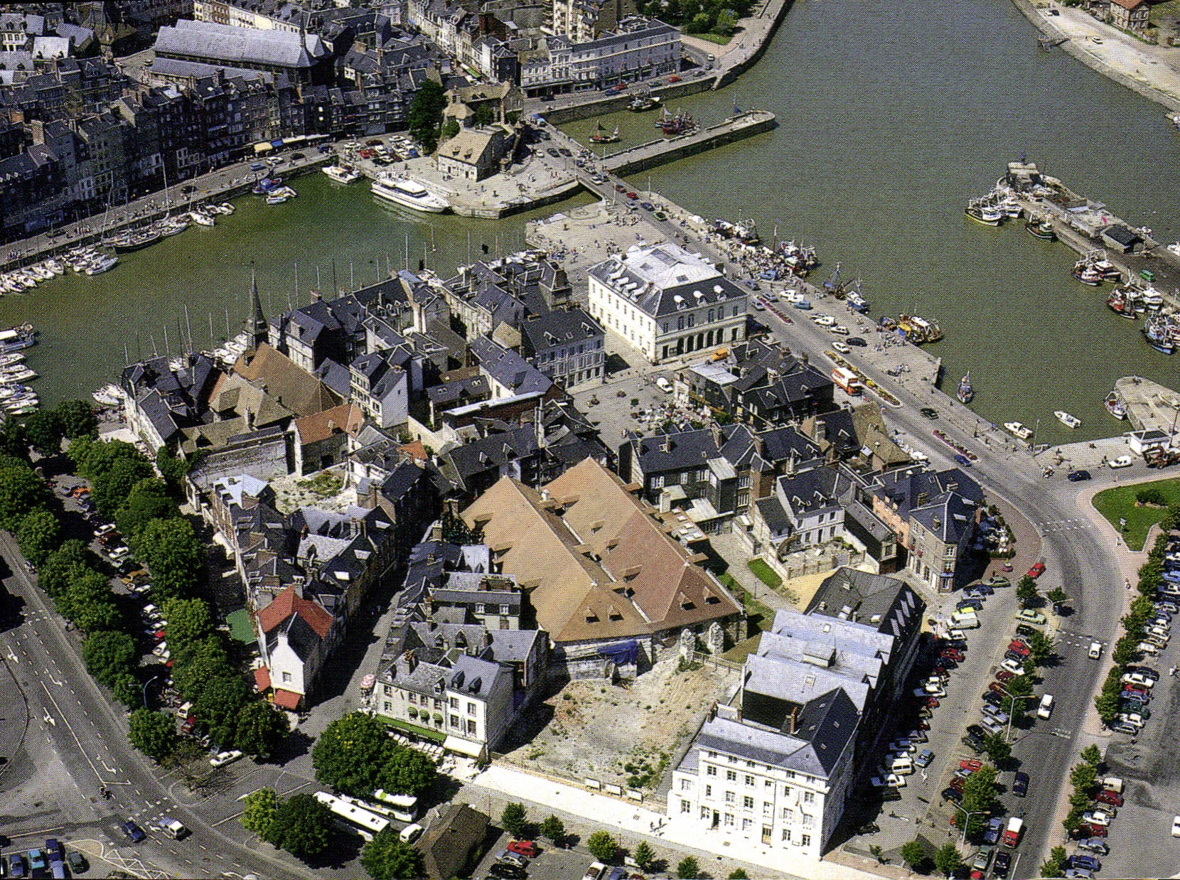 Vue aérienne de Honfleur — Normandie — Éditions Dubray n°744/14