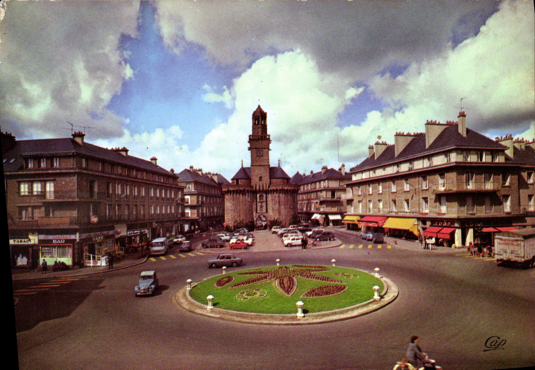 Vire — Le Rond-Point et la Porte de l'Horloge — Édicap