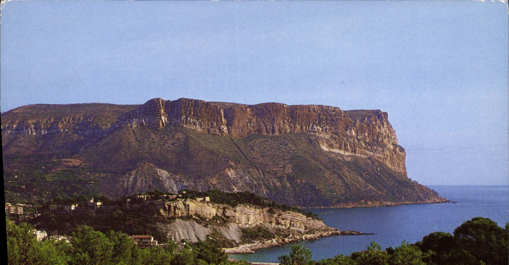 Le Cap Canaille — vue panoramique — éditions de France