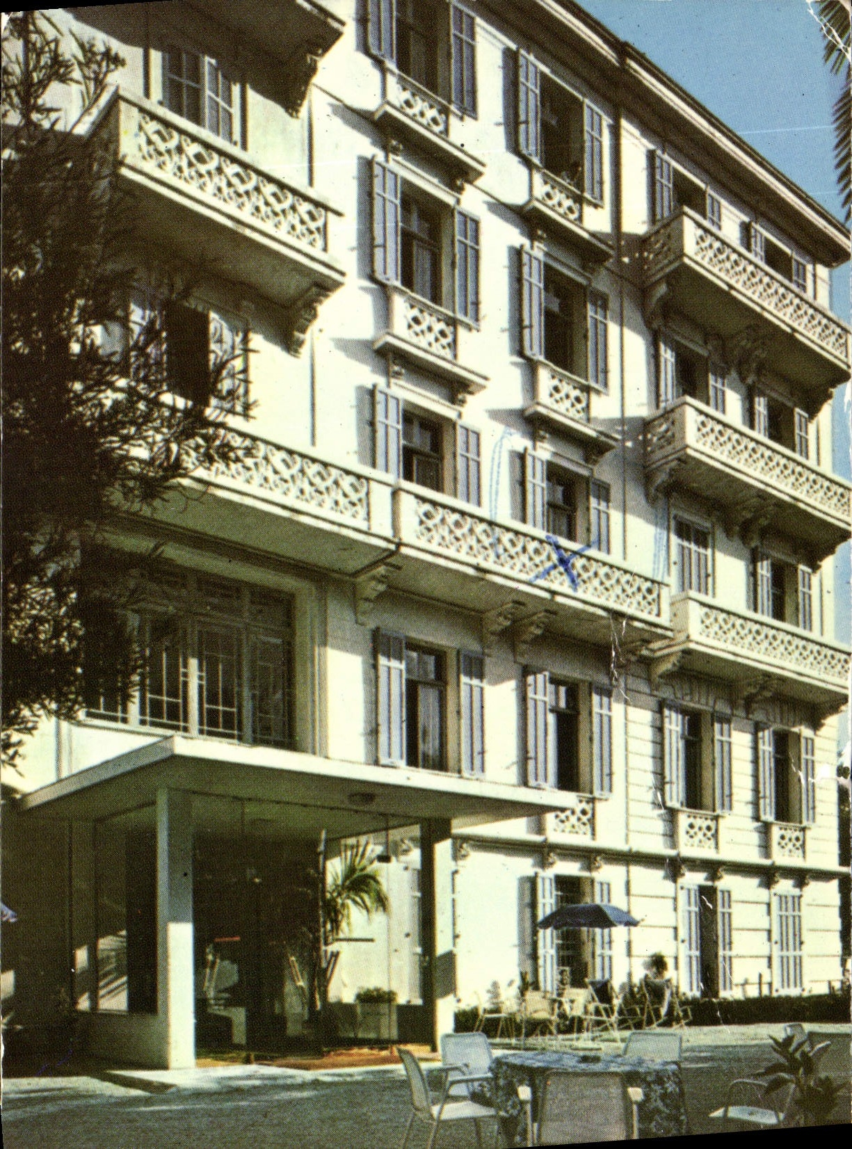 Modern Postcard Holiday Home for Retirees of the AGRR 7 avenue Riou Blanquet Grasse Alpes Maritimes Facade