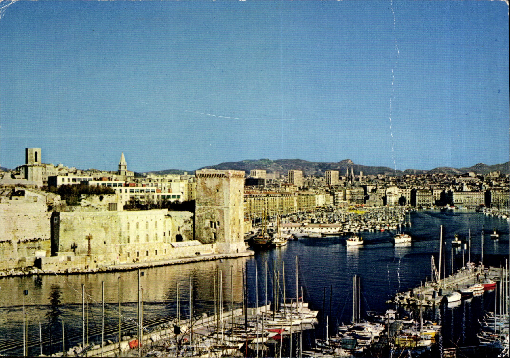 CPM Le Carrefour du Monde Marseille le Vieux Port 