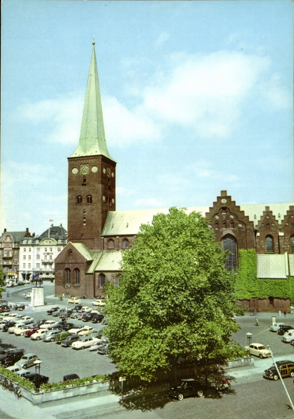 Århus Domkirken — Danemark — éditeur K. Wili-Møller, série 670L-44L