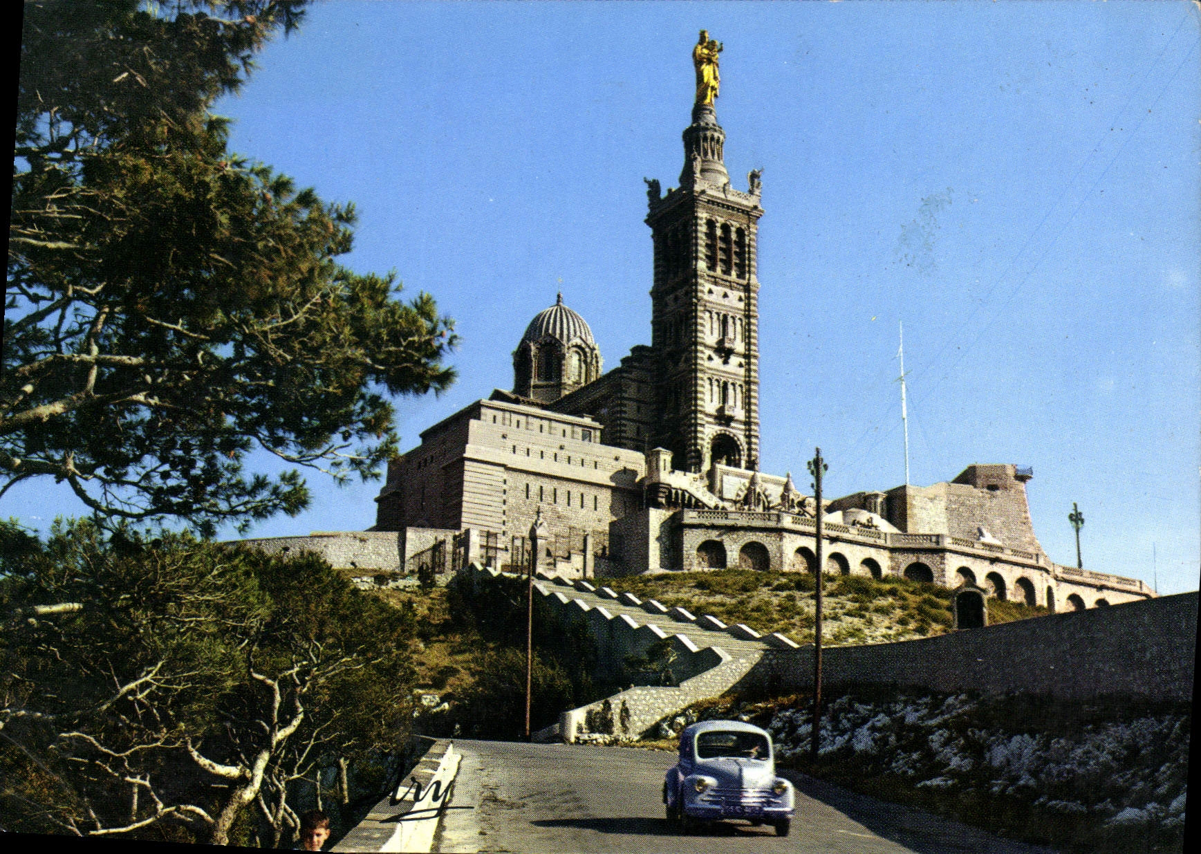 CPM Marseille Basilique de Notr Dame de la Garde Automobile