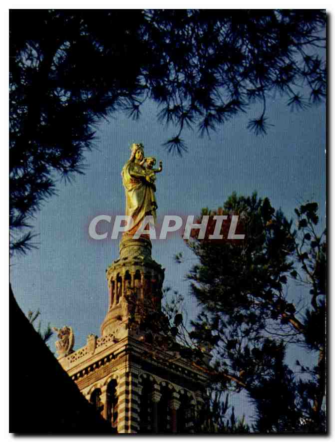CPM Le Carrefour du Monde Marseille Basilique Notre Dame de la Garde la statue doree vue a travers l