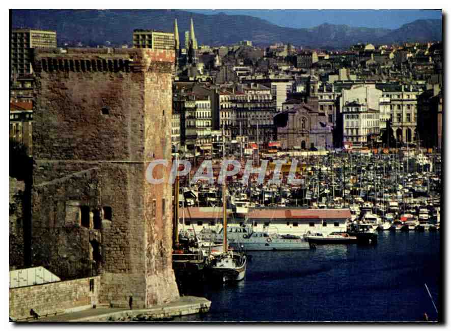 CPM Le Carrefour du Monde Marseille le vieux port et le Fort Saint Jean 