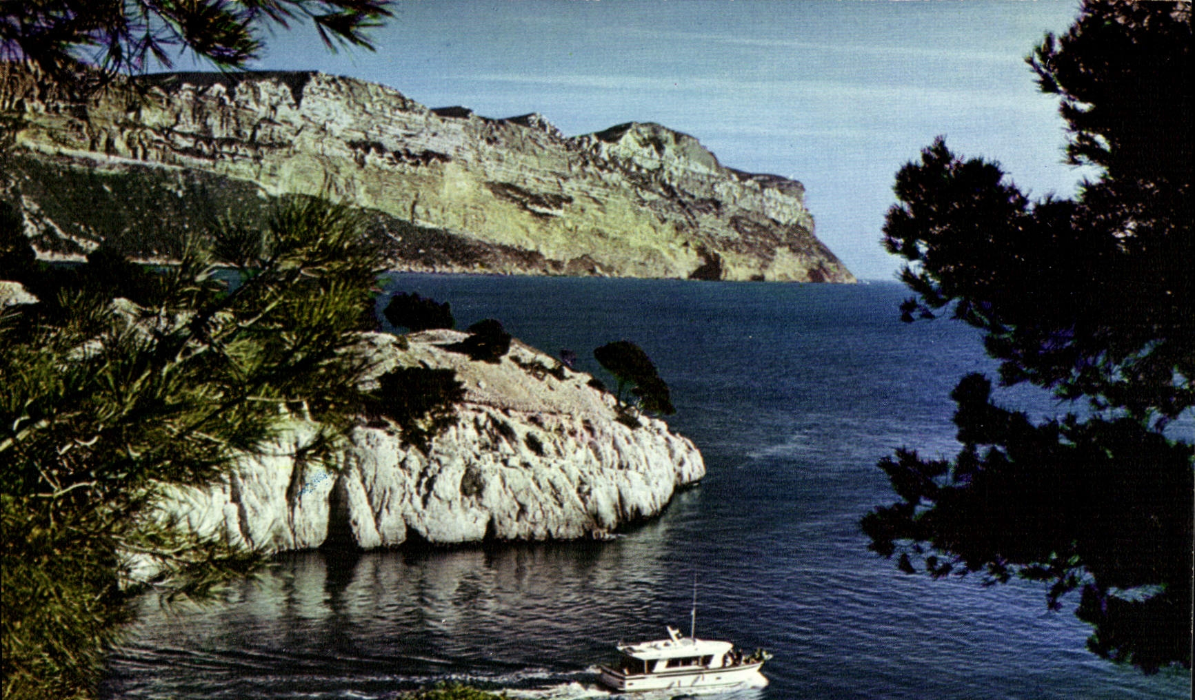 Les calanques — le Cap Canaille — éditions de france