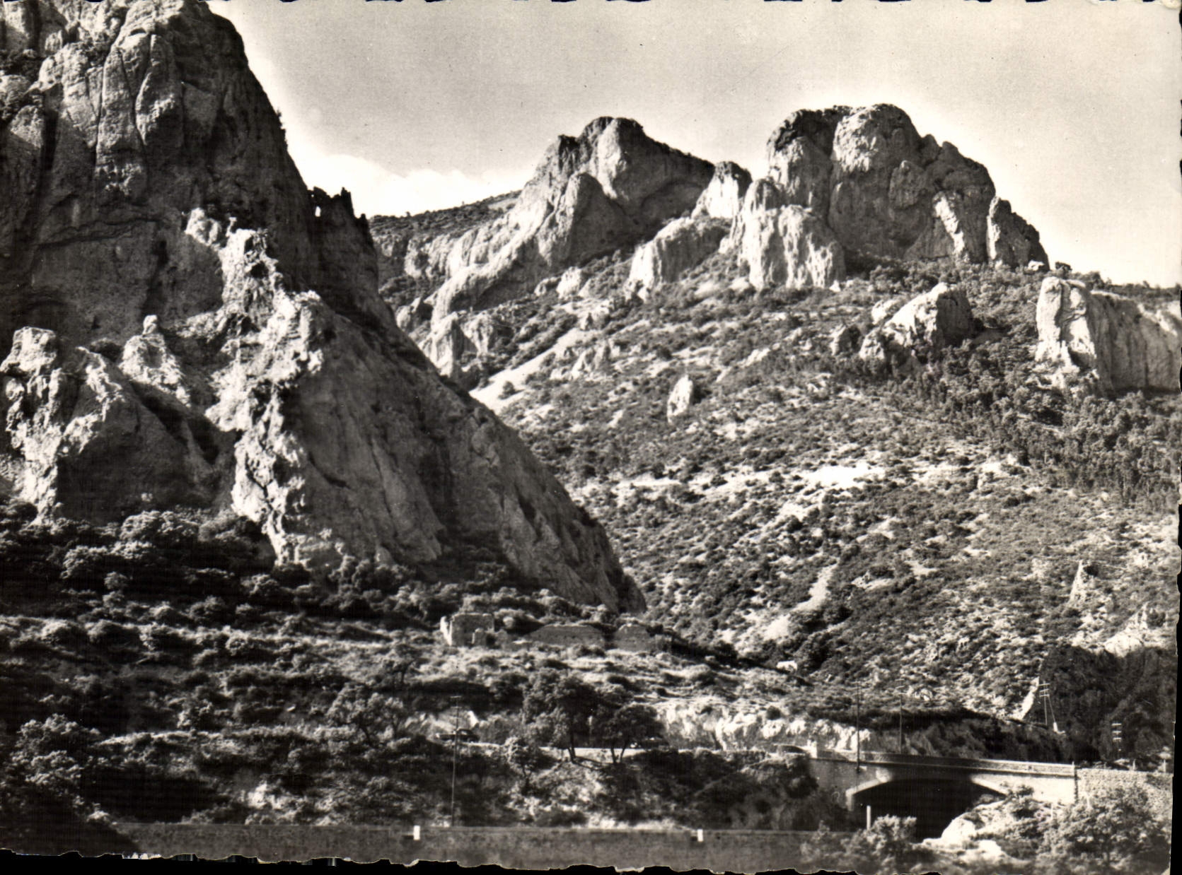 CPM Ls Rochers Rouges 'Esterel Les Magnifique 