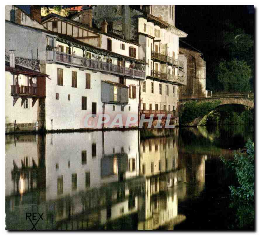 St Jean Pied de Port — L'Église et les vieilles Maisons sur la Nive la nuit — Éditions REX