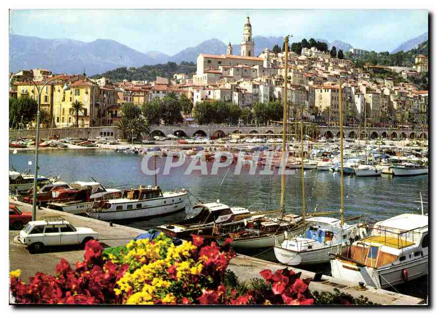 CPM La Cote d'Azur Inoubliable Menton Le Port et la Vieille Ville 