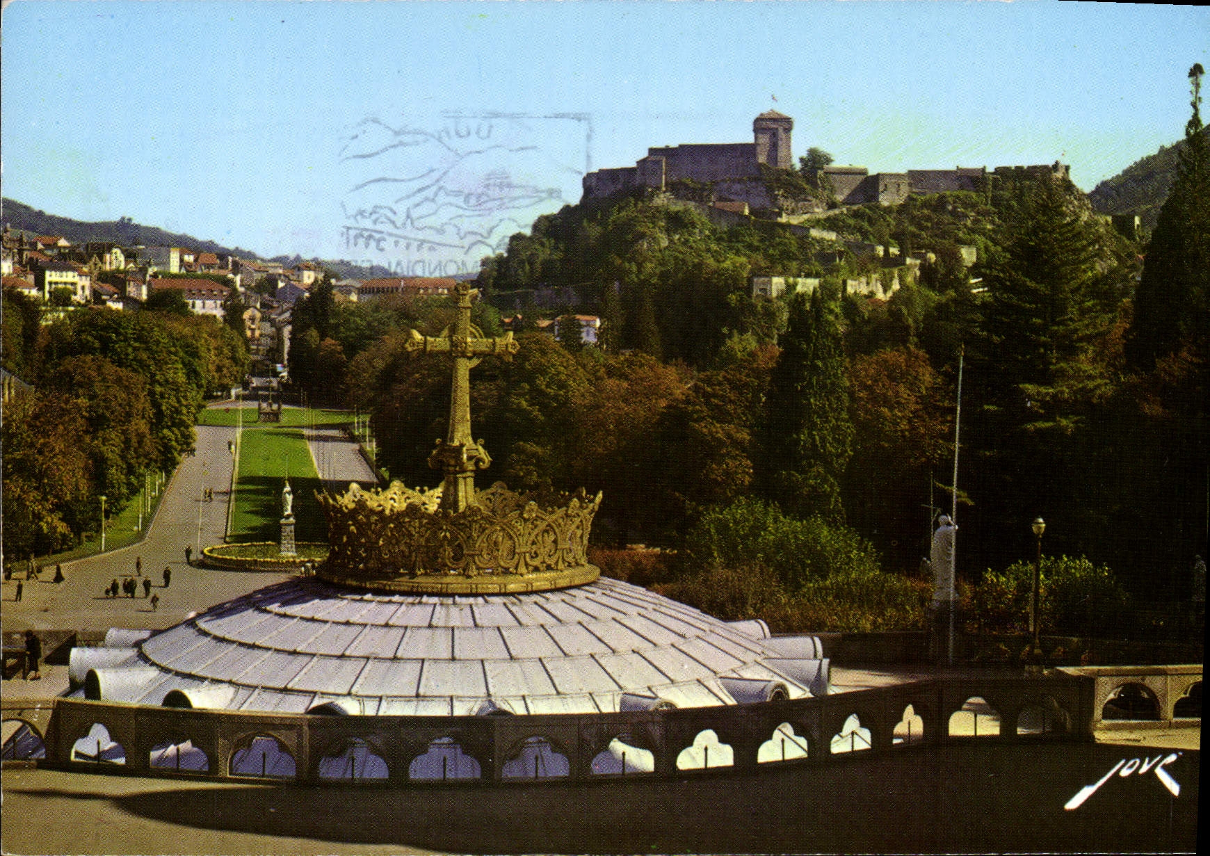 CPM Lourdes L'Esplanade et le Chateau Fort vus du Rosaire 