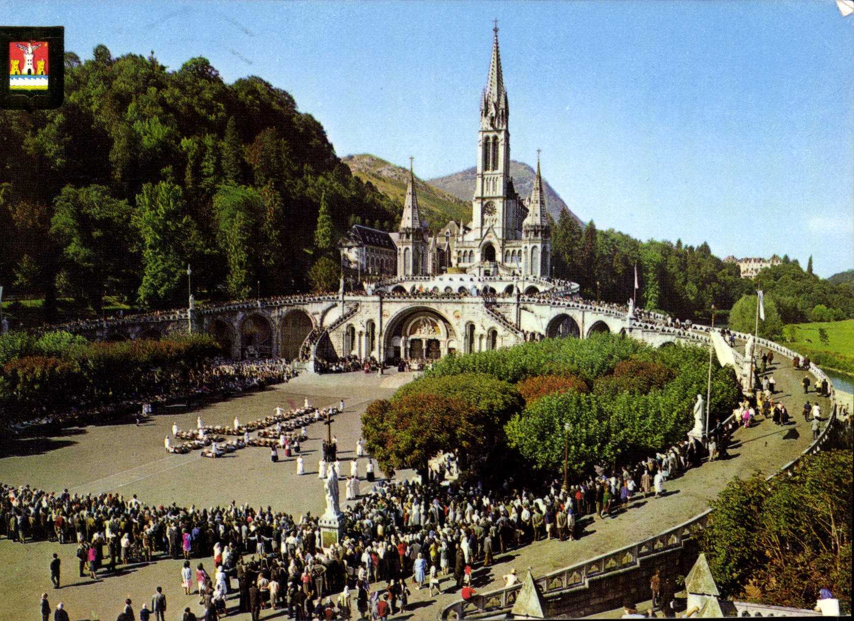 CPM Lourdes la Basilique 
