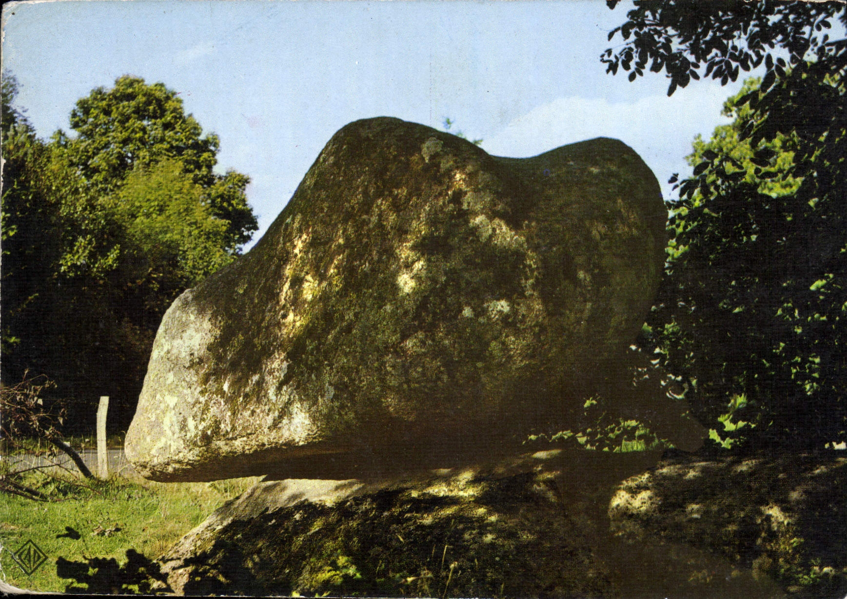 CPM St Didier sur Rochefort la Pierre Branlante 