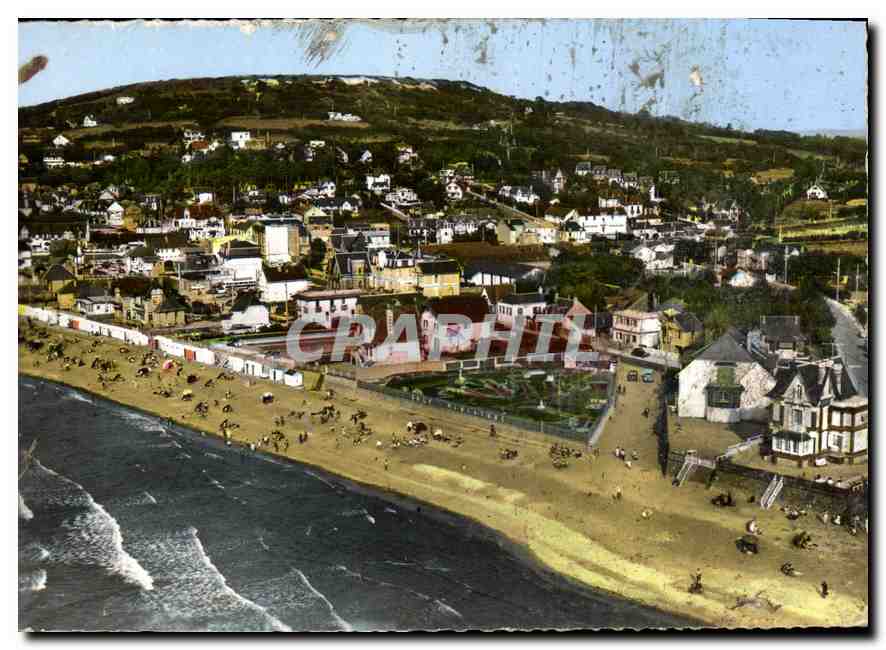 Blonville-sur-Mer (Calvados) — Vue aérienne — La Plage, le Golf miniature, les Villas — Production Véritable