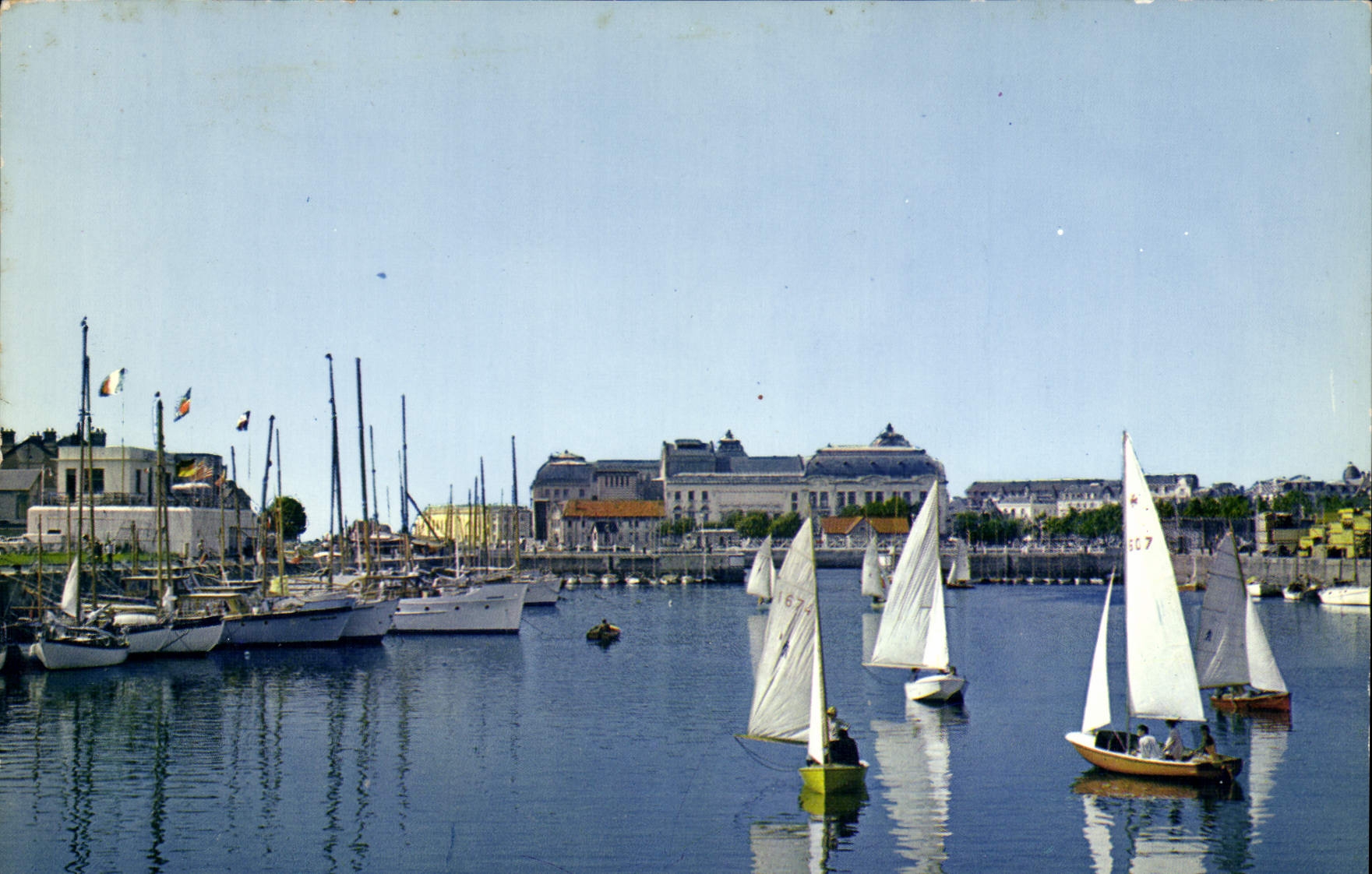 Deauville - Trouville — Le bassin des yachts et les voiliers — Éditions Réunies Fanzolo