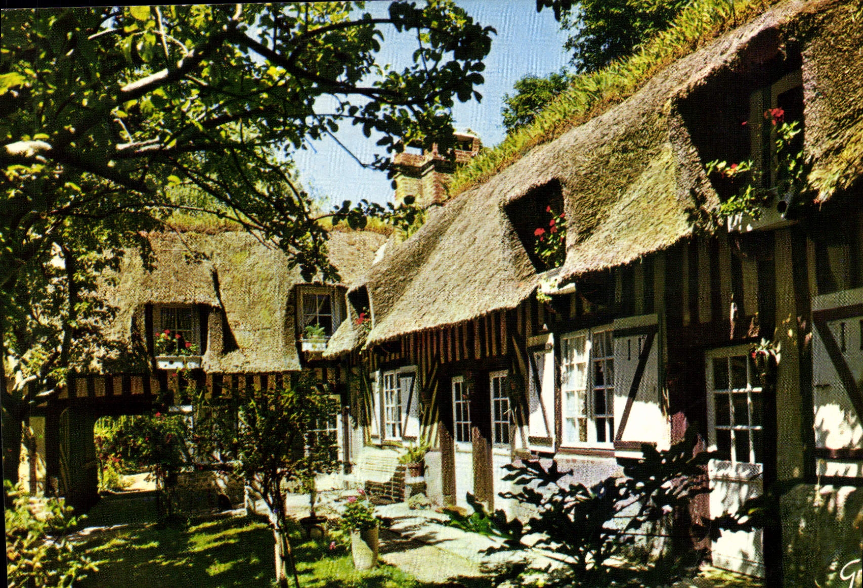 CPM Chaunieres Normandes la Maison des Pecheurs Houlgate 