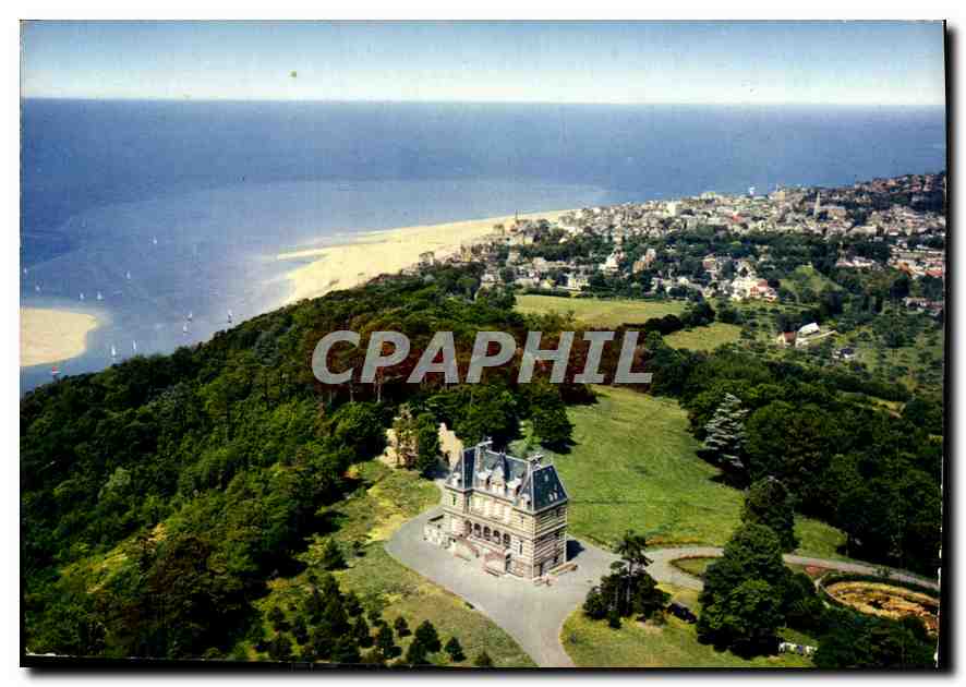 CPM Houlgate Dives sur mer Calvados Chateau Foucher de Careil 