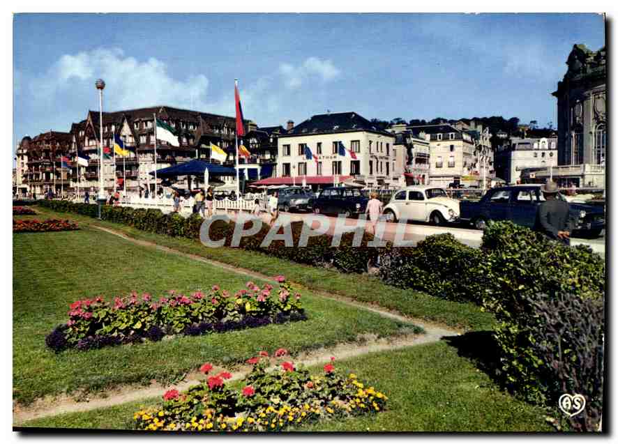 CPM Trouville Deauville Calvados la plage fleurie les planches et les jardins 