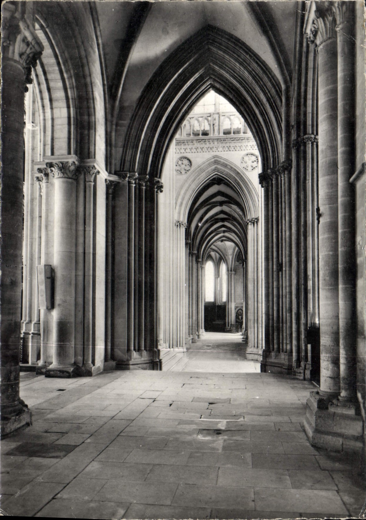 Bayeux - Cathédrale Notre-Dame - Bas-côté et Déambulatoire Sud