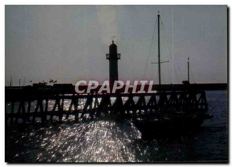 CPM Cote Fleurie Trouville Calvados le chenal au crepuscule Phare