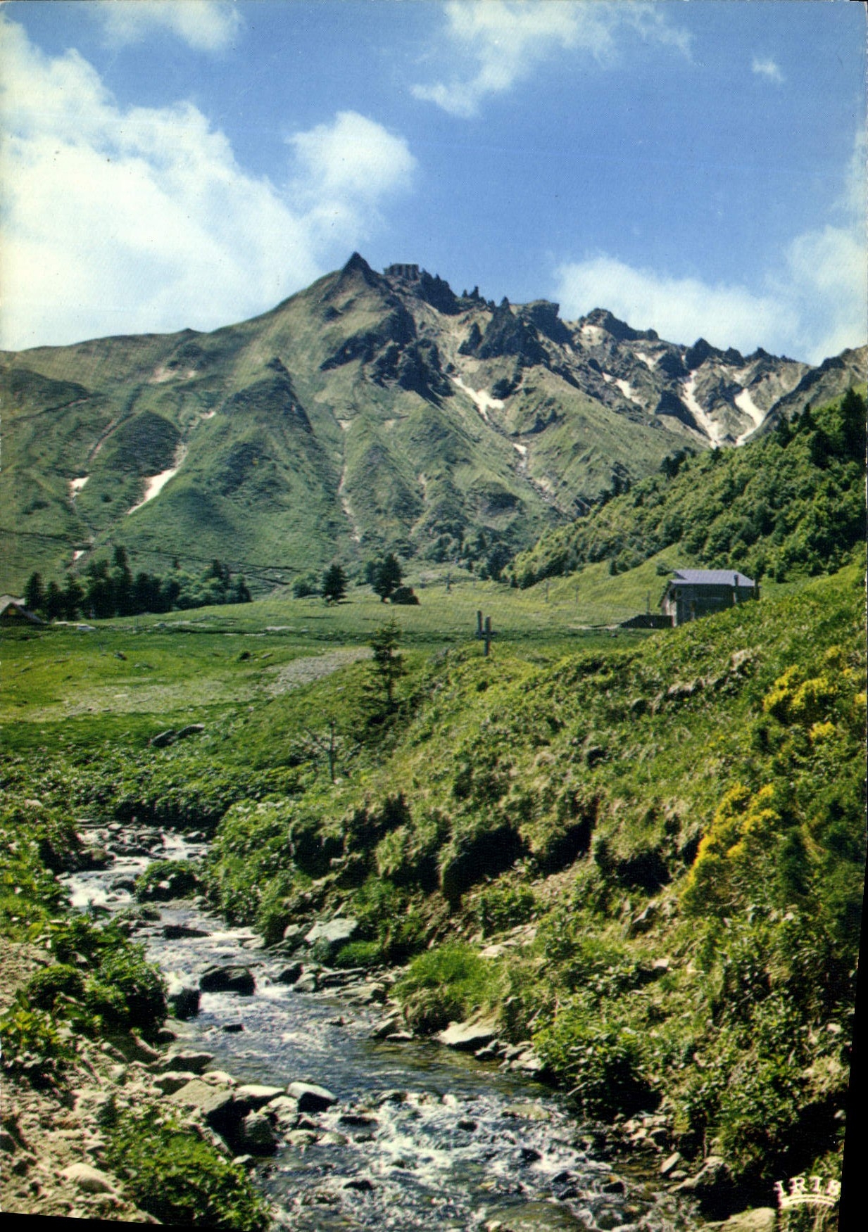 Le Sancy — 1 886 m — CAP Throiac Éditions Réunion
