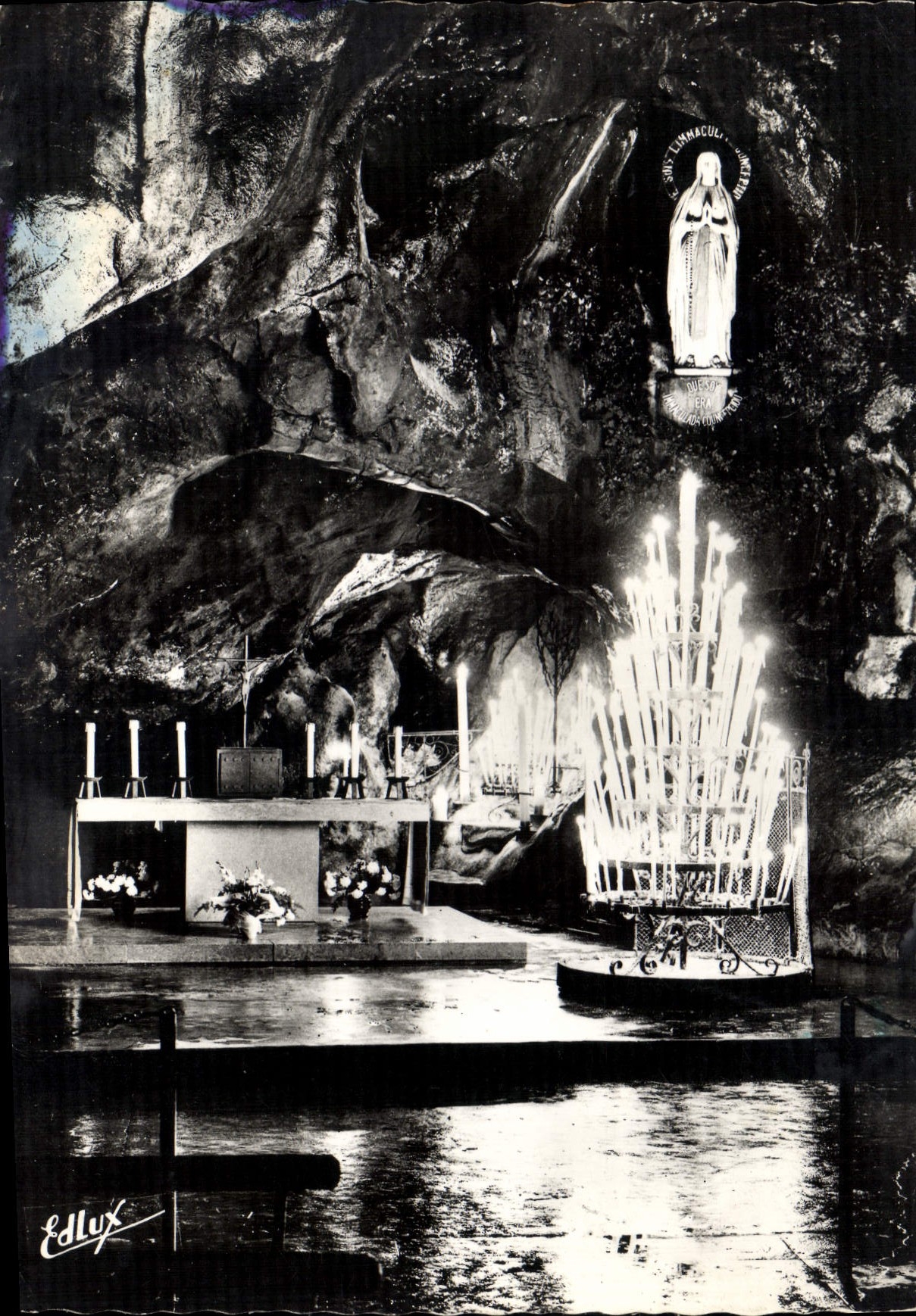 CPM Lourdes  La Grotte Miraculeuse de nuit 
