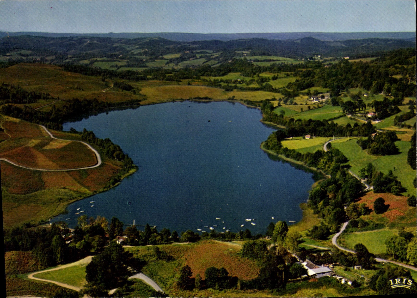 CPM Les Pyrenees Lourdes Le Lac Vue Aerienne 