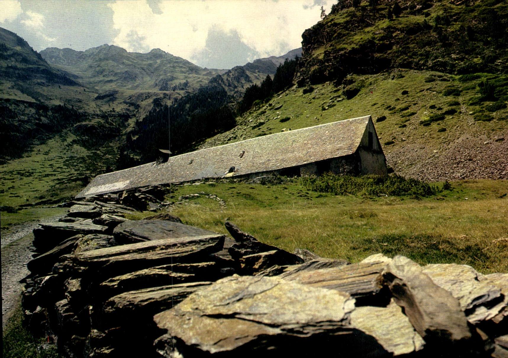 Hospice de Rioumajou — Environ d'Arreau (Hautes-Pyrénées) — Éditions Cap Theojac
