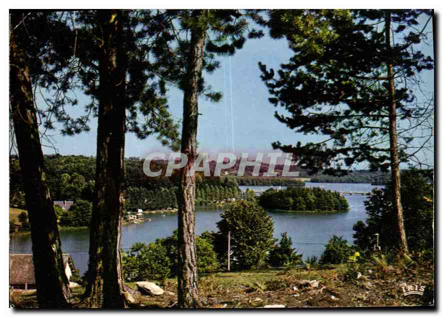 CPM Neuvic d'Ussel Correze Sur les bords du lac 