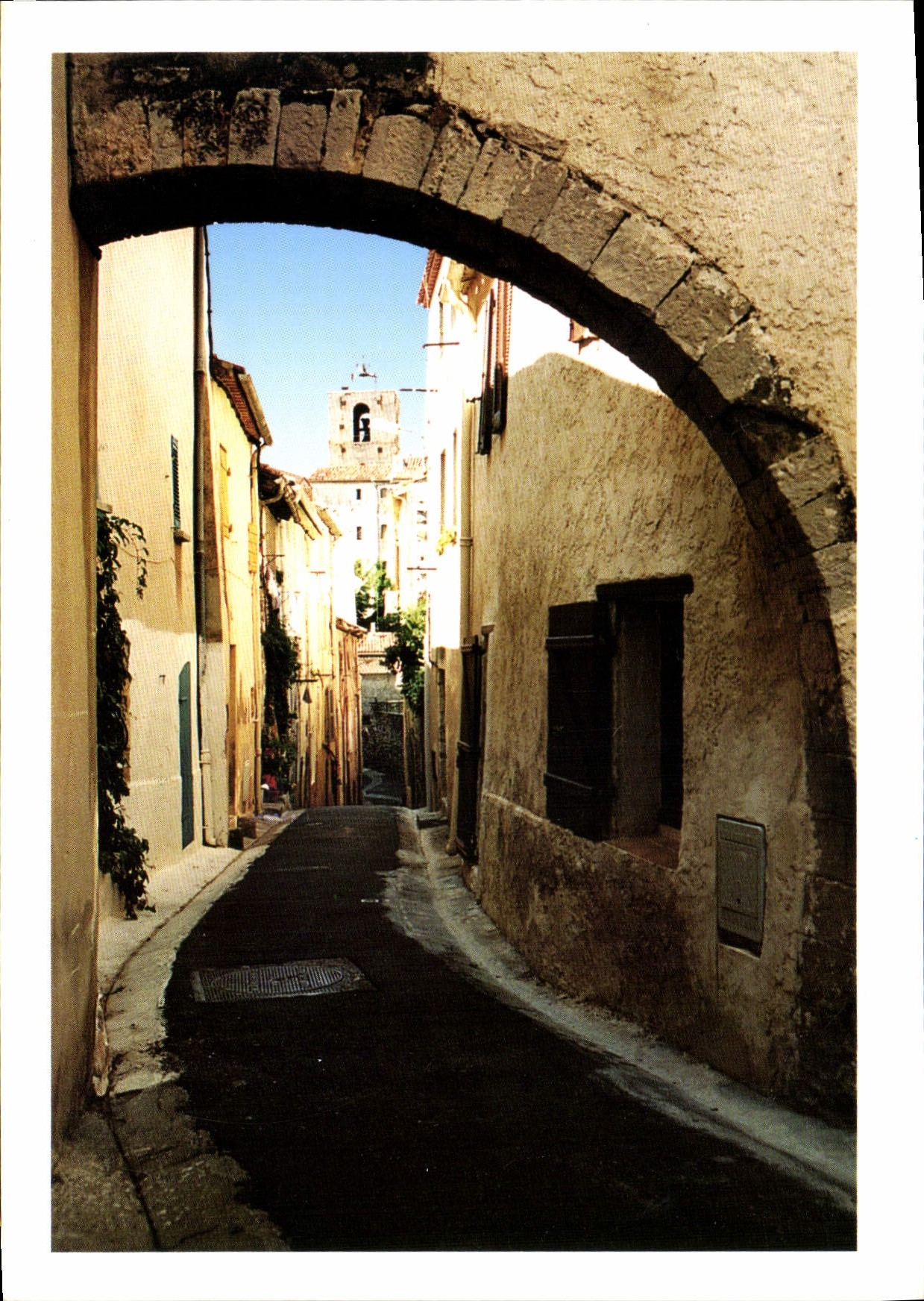 Vieille rue — Saint-Aygulf — Éditions Azur Riviera