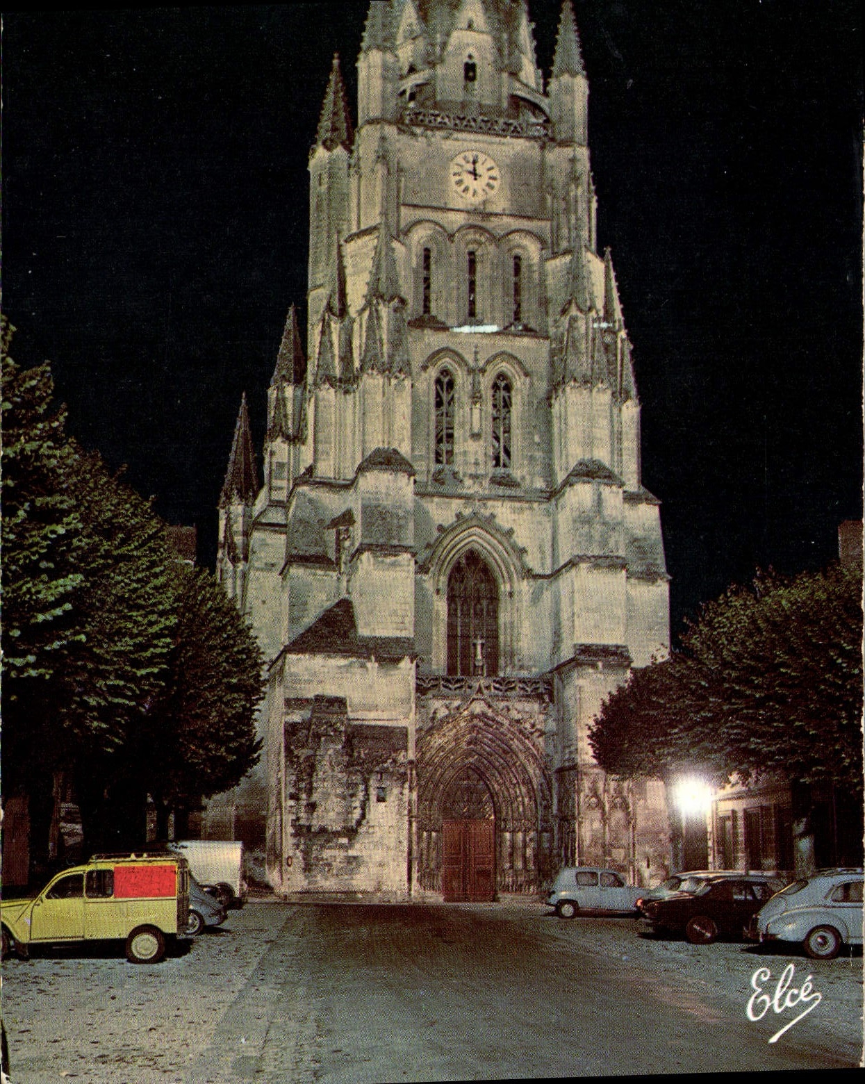 CPM Saintes la nuit La Cathedrale Saint Pierre 