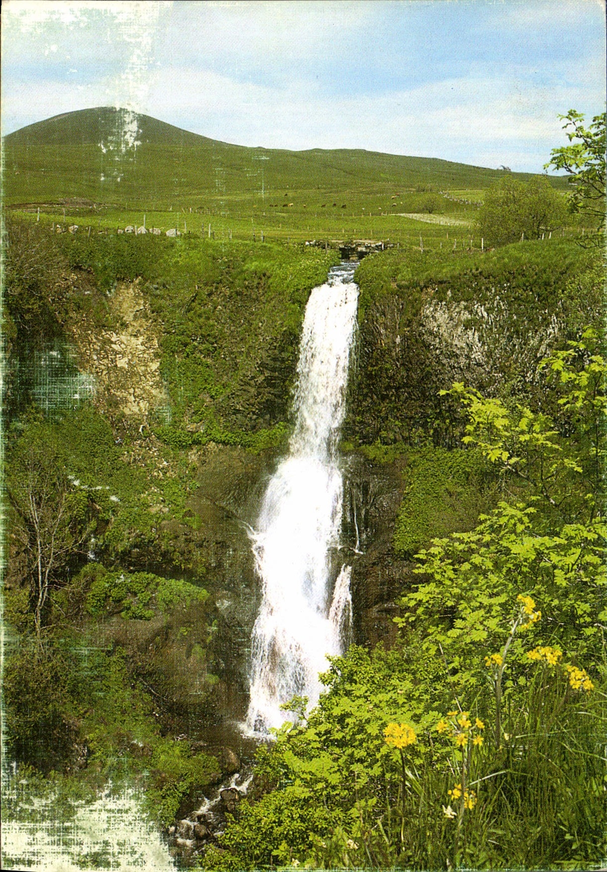 La cascade de Saillant — Sur les monts d'Auvergne — Edition de luxe, n° 15-886
