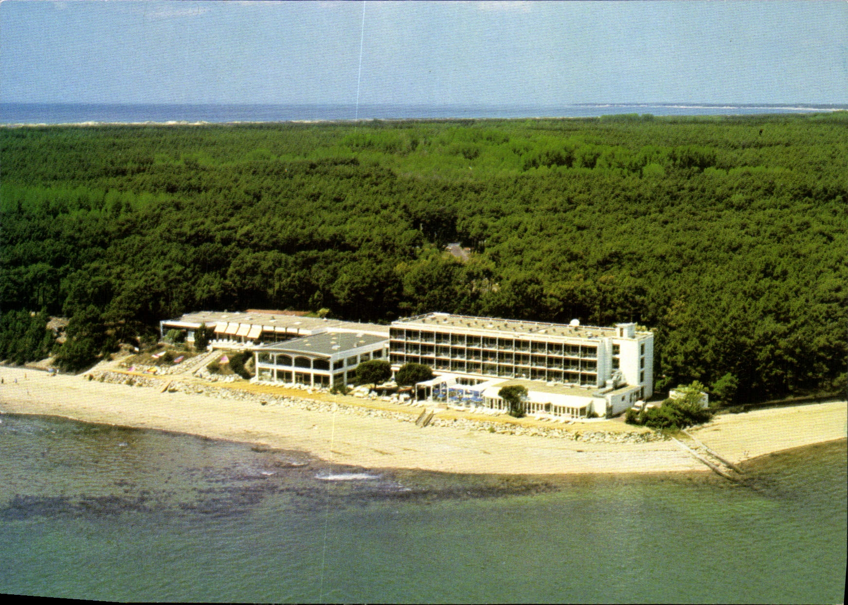 CPM Sur la Cote de Lumiere Novotel Oleron Plage de Gatseau Saint Trojan les Bains 