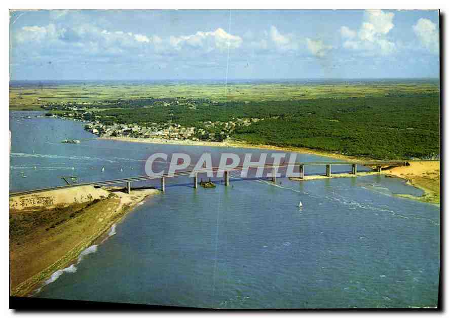 CPM Ile de Noirmoutier Fromentine Vendee Vue aerienne sur le Goulet entre Fromentine et la pointe de