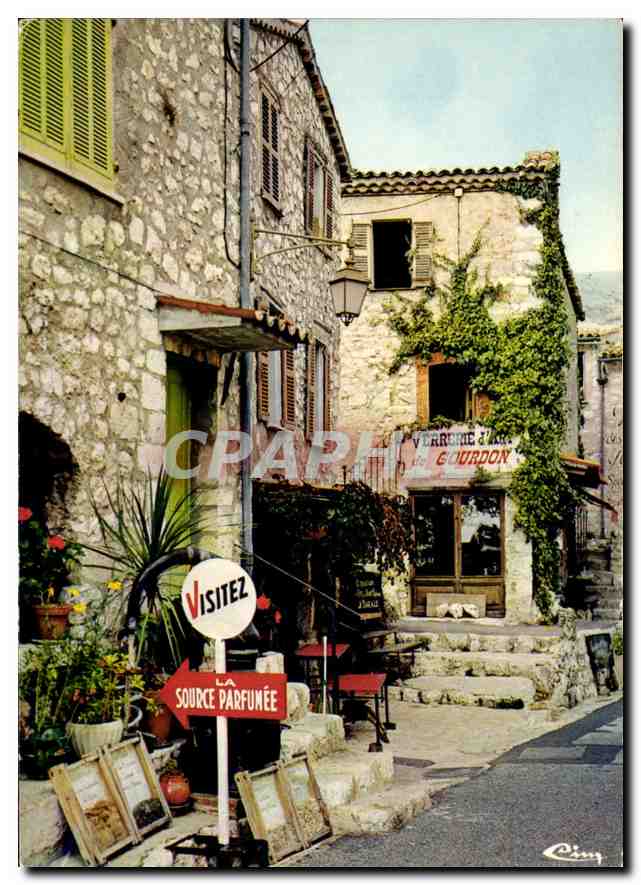 CPM Gourdon Alpes Mar La rue principale du vieux village Verrerie d'art