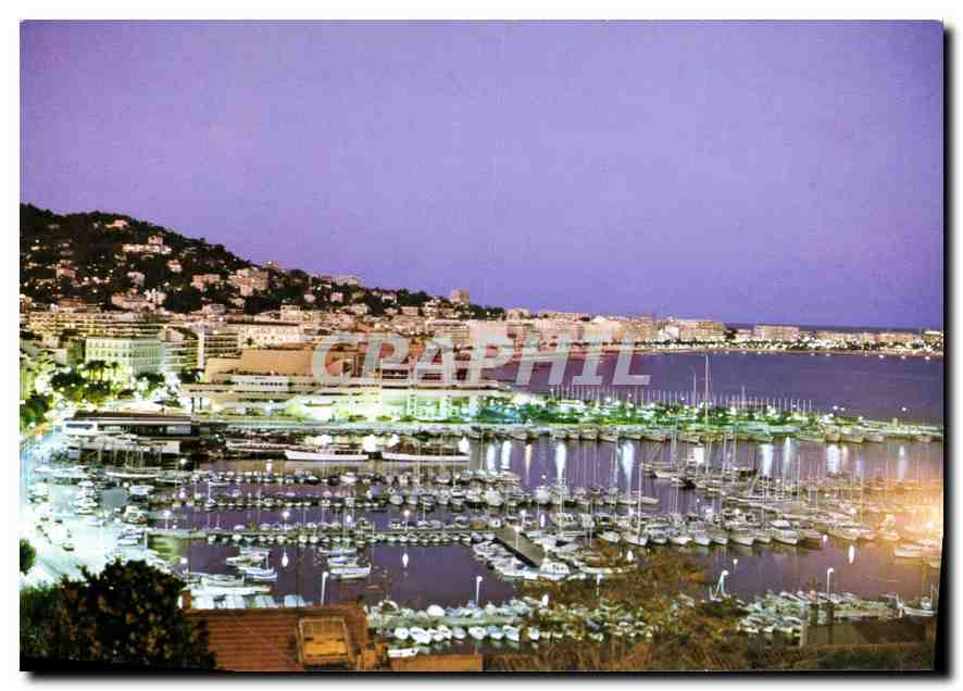 CPM Cannes Alpes Maritimes Vue d'Ensemble du Port du Palais des Festivals et de la Croisette depuis 