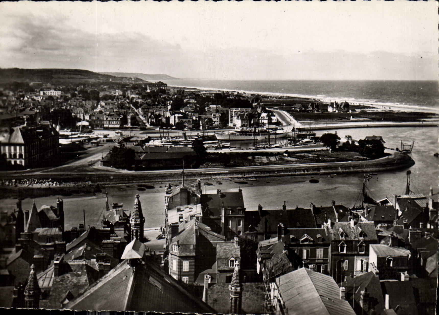 Deauville, la plage fleurie — Vue générale — Édition « La Cigogne »