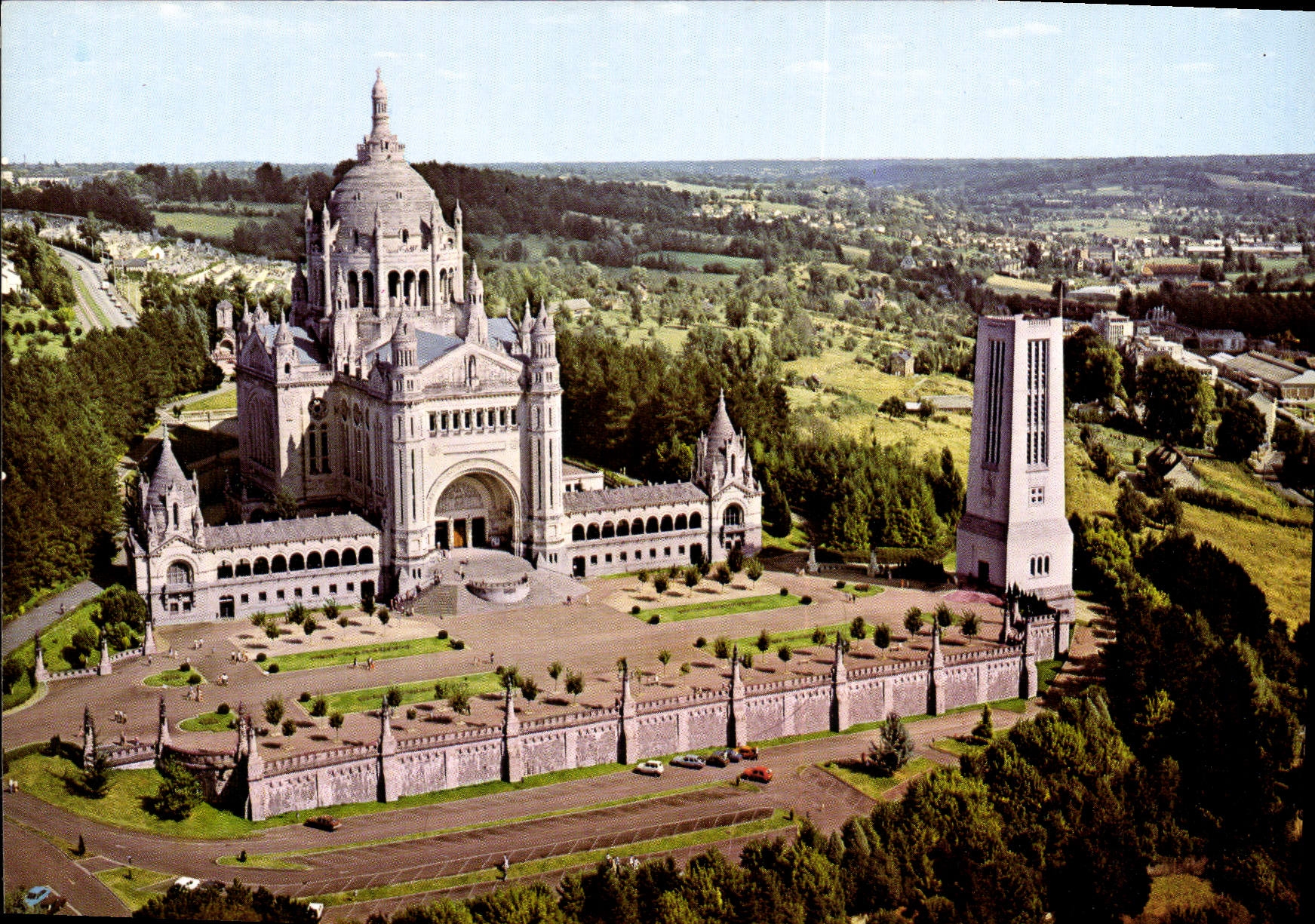 CPM Lisieux Calvados Vue aerienne sur la Basilique 