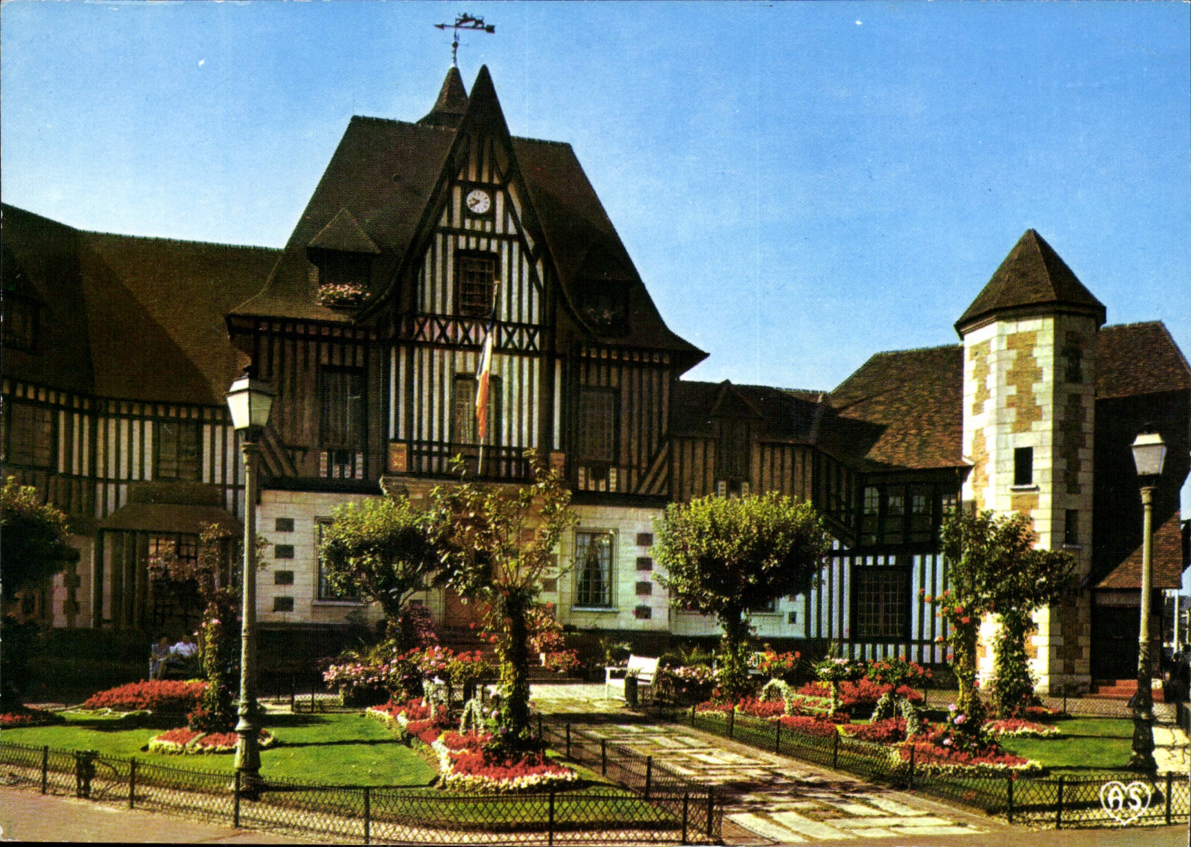 L'Hôtel de Ville de Deauville — La Côte Fleurie — éditeur ARTAUD Frères