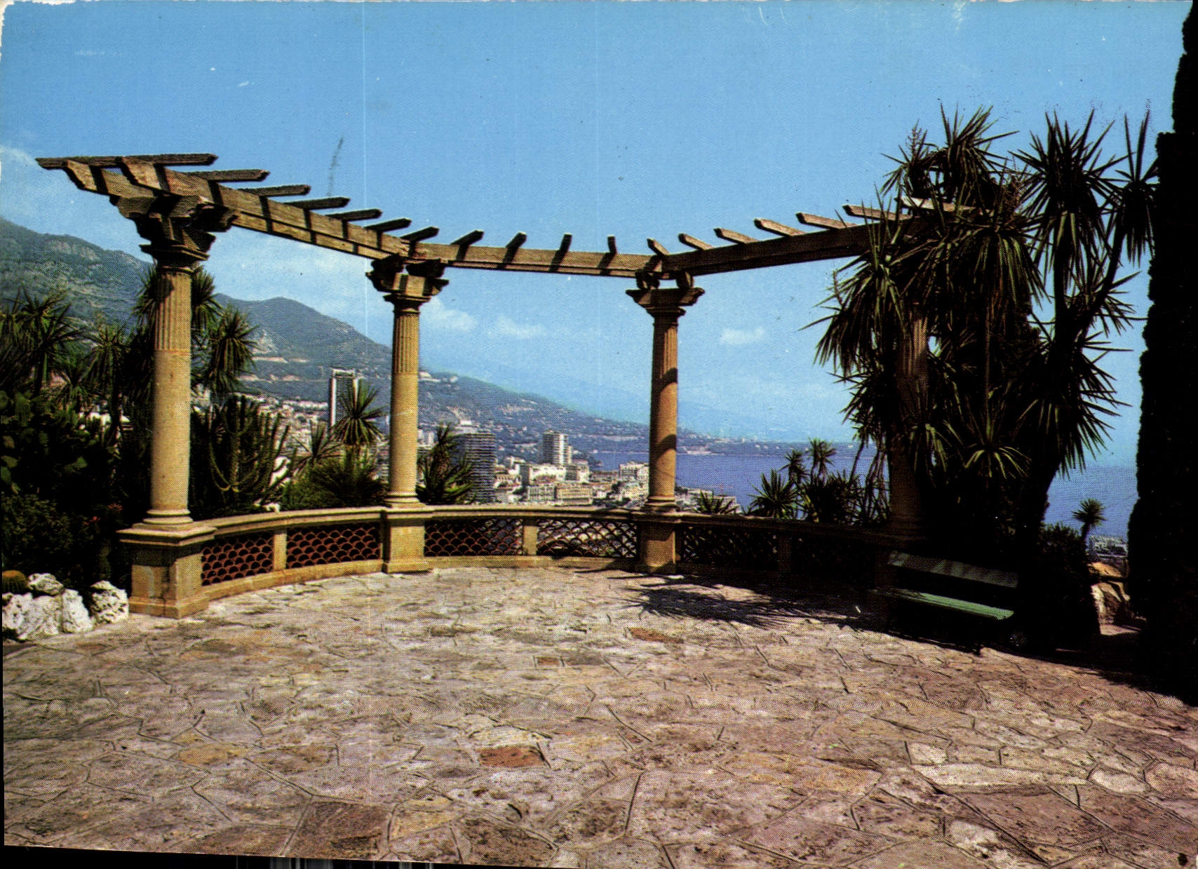 CPM Principaute de Monaco Monte Carlo Vue prise d'une terrasse du Jardin Exotique 