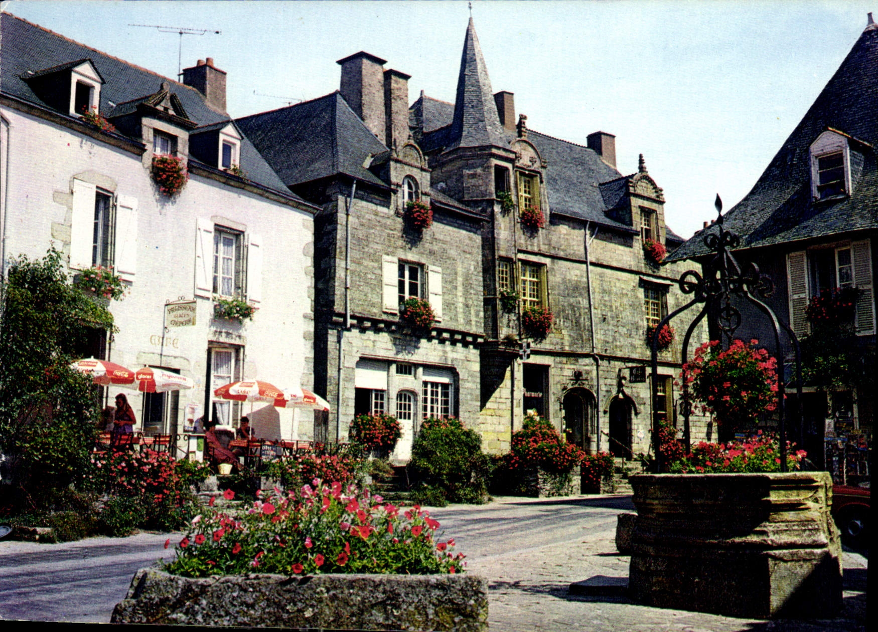 Maison fleuries de Bretagne — Rochefort-en-Terre — Éditions Artaud & Cie