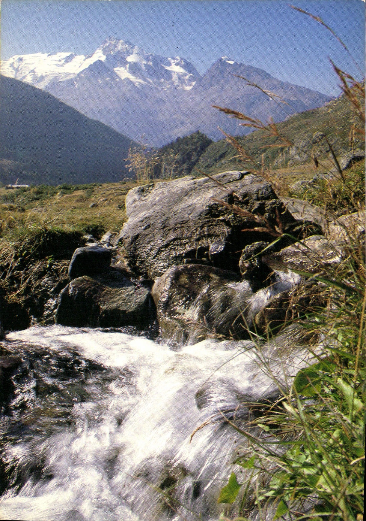 Torrent à l'eau claire et limpide — Savoie — Ambiance Révalp
