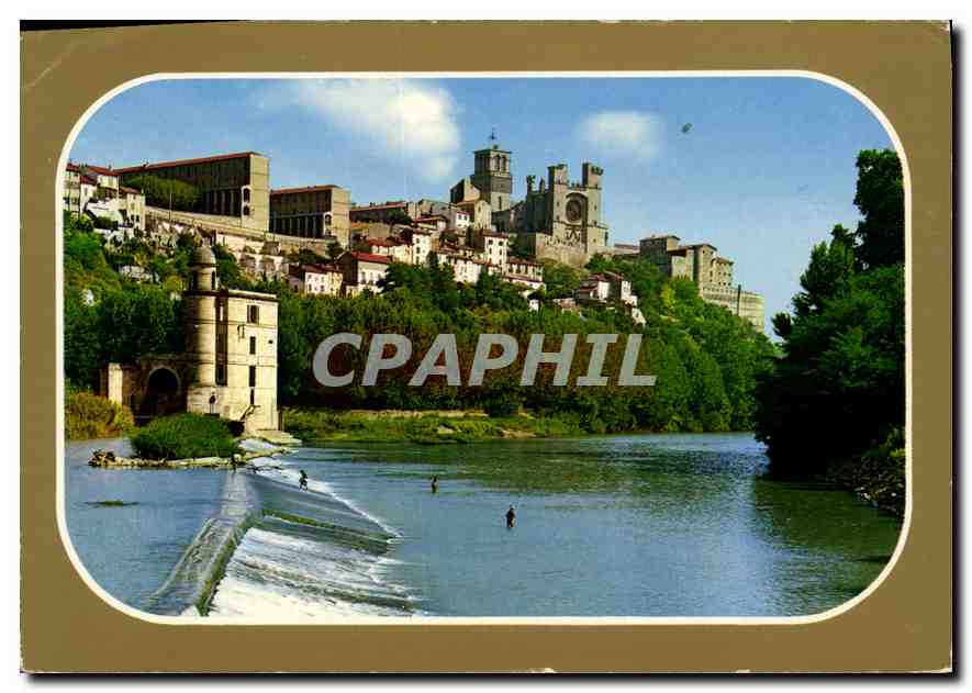 Beziers — Vue panoramique sur la cathédrale St. Nazaire dominant l'Orb — CPAPHIL